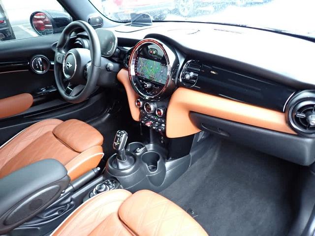 2024 MINI Cooper S Hardtop 2 Door Vehicle Photo in ZELIENOPLE, PA 16063-2910