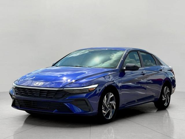 2025 Hyundai ELANTRA Vehicle Photo in Neenah, WI 54956