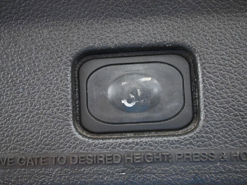 2013 Ford Explorer Vehicle Photo in Cedar Rapids, IA 52402