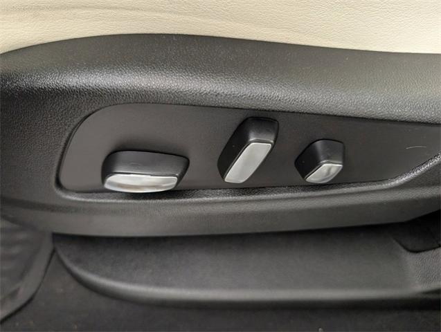 2024 Cadillac XT5 Vehicle Photo in ENGLEWOOD, CO 80113-6708