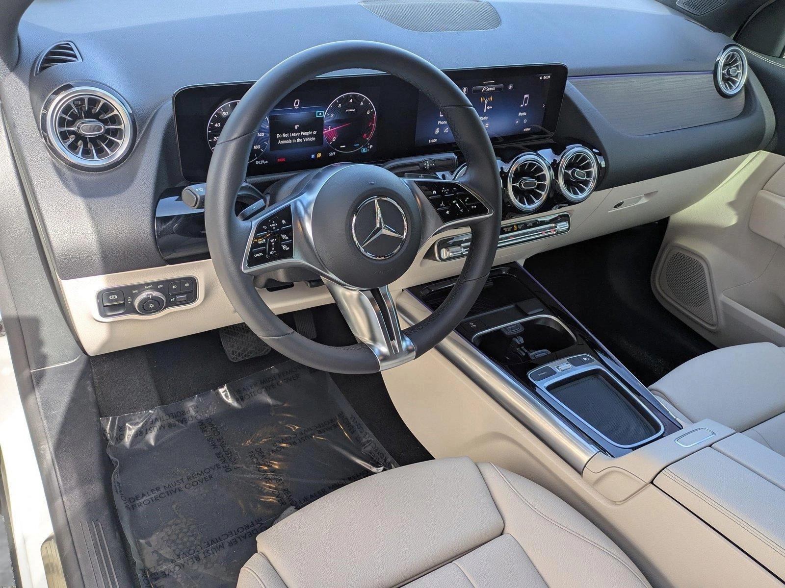 2025 Mercedes-Benz GLA Vehicle Photo in Sarasota, FL 34231