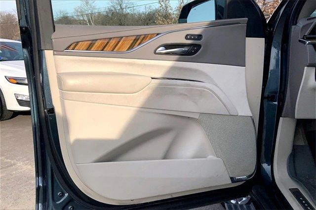 2021 Cadillac Escalade Vehicle Photo in KANSAS CITY, MO 64114-4502