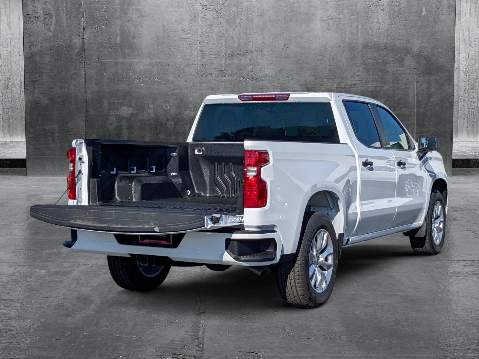 2024 Chevrolet Silverado 1500 Vehicle Photo in VALENCIA, CA 91355-1705