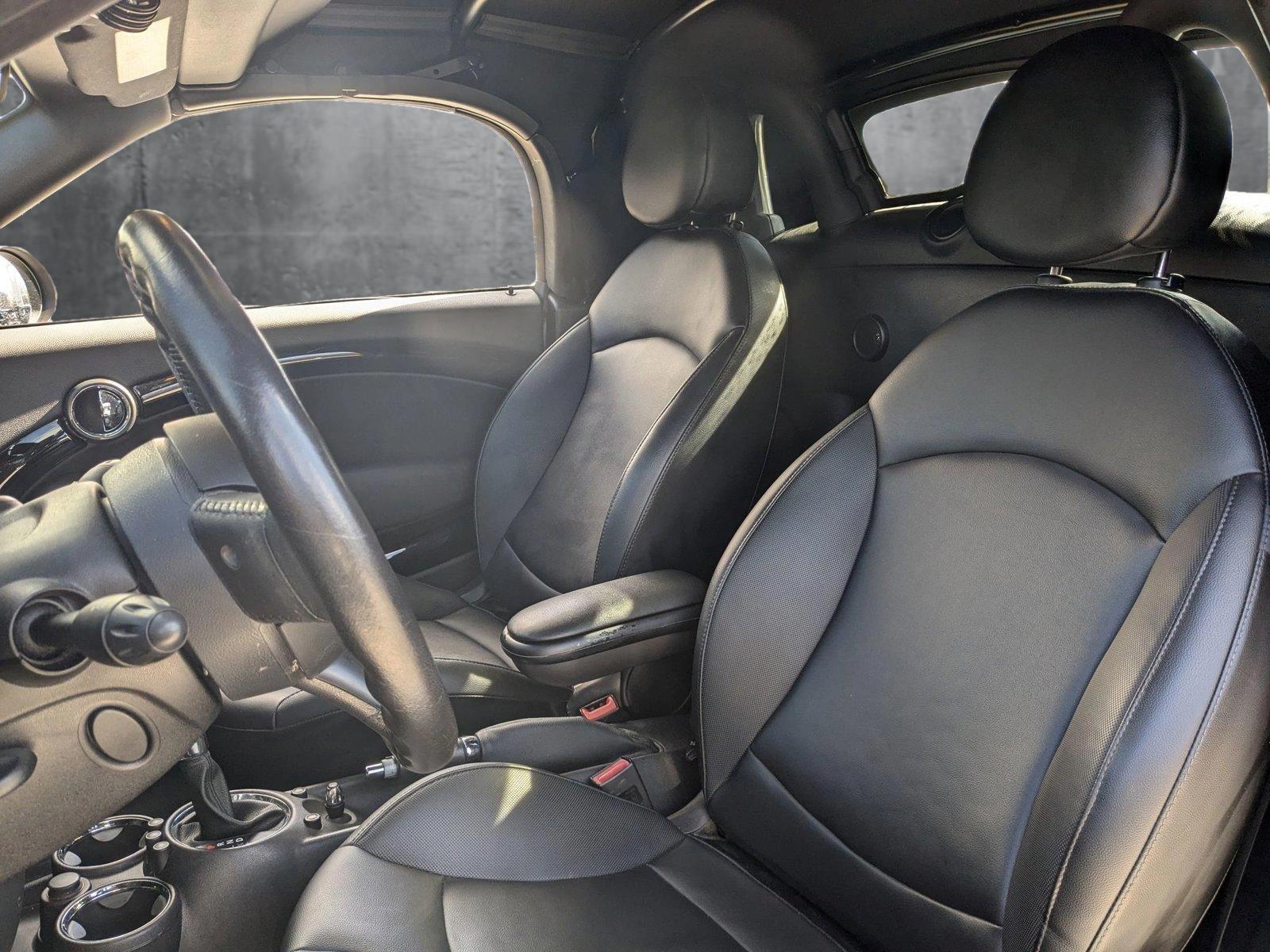 2015 MINI Cooper Roadster Vehicle Photo in Towson, MD 21204