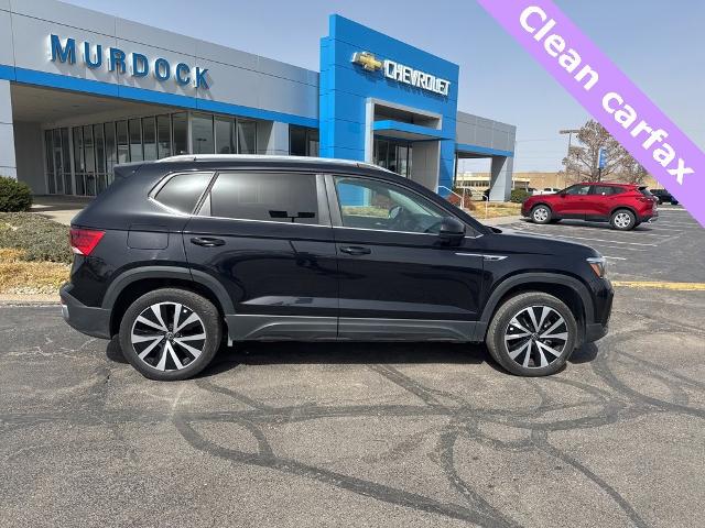 2024 Volkswagen Taos Vehicle Photo in MANHATTAN, KS 66502-5036