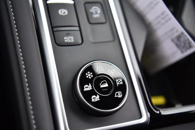 2025 Nissan Pathfinder Vehicle Photo in Ballwin, MO 63011