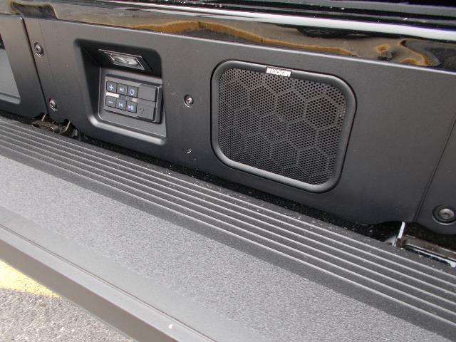 2025 GMC Sierra 2500 HD Vehicle Photo in LOWELL, MA 01852-4336