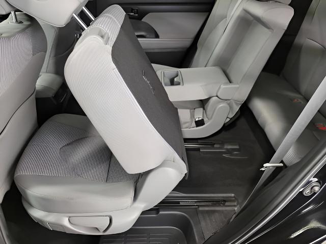 2022 Toyota Highlander Vehicle Photo in Appleton, WI 54913