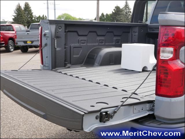 2024 Chevrolet Silverado 1500 Vehicle Photo in MAPLEWOOD, MN 55119-4794