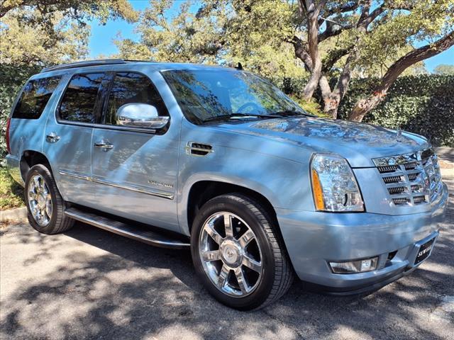 2011 Cadillac Escalade Vehicle Photo in SAN ANTONIO, TX 78230-1001