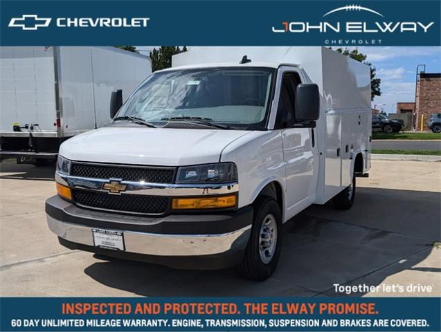 2024 Chevrolet Express Commercial Cutaway Vehicle Photo in ENGLEWOOD, CO 80113-6708