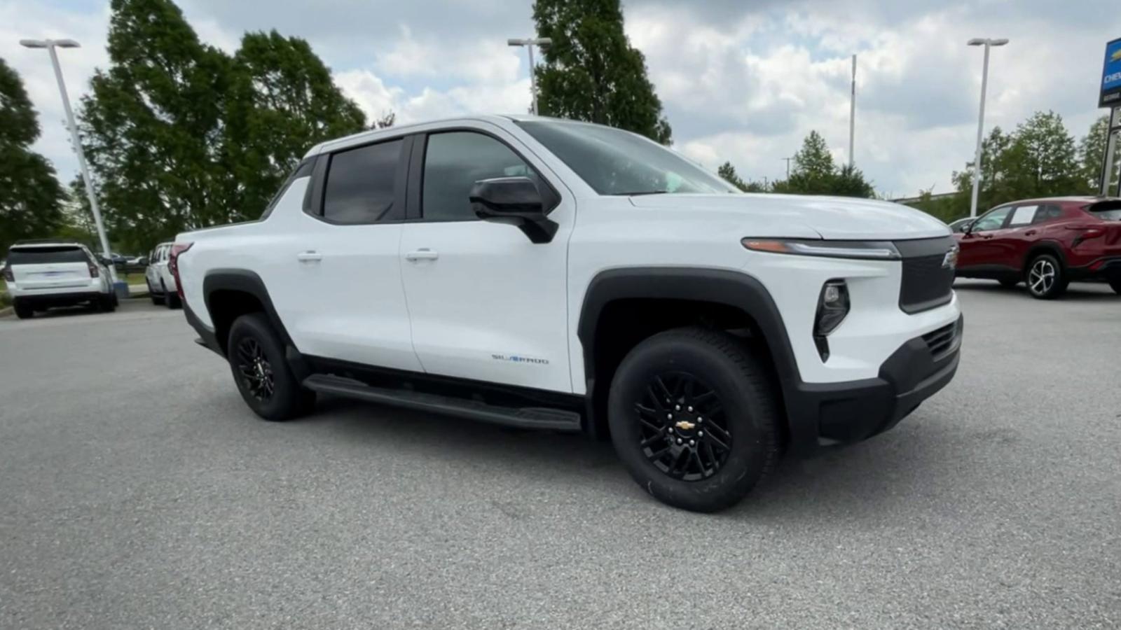 2024 Chevrolet Silverado EV Vehicle Photo in BENTONVILLE, AR 72712-4322