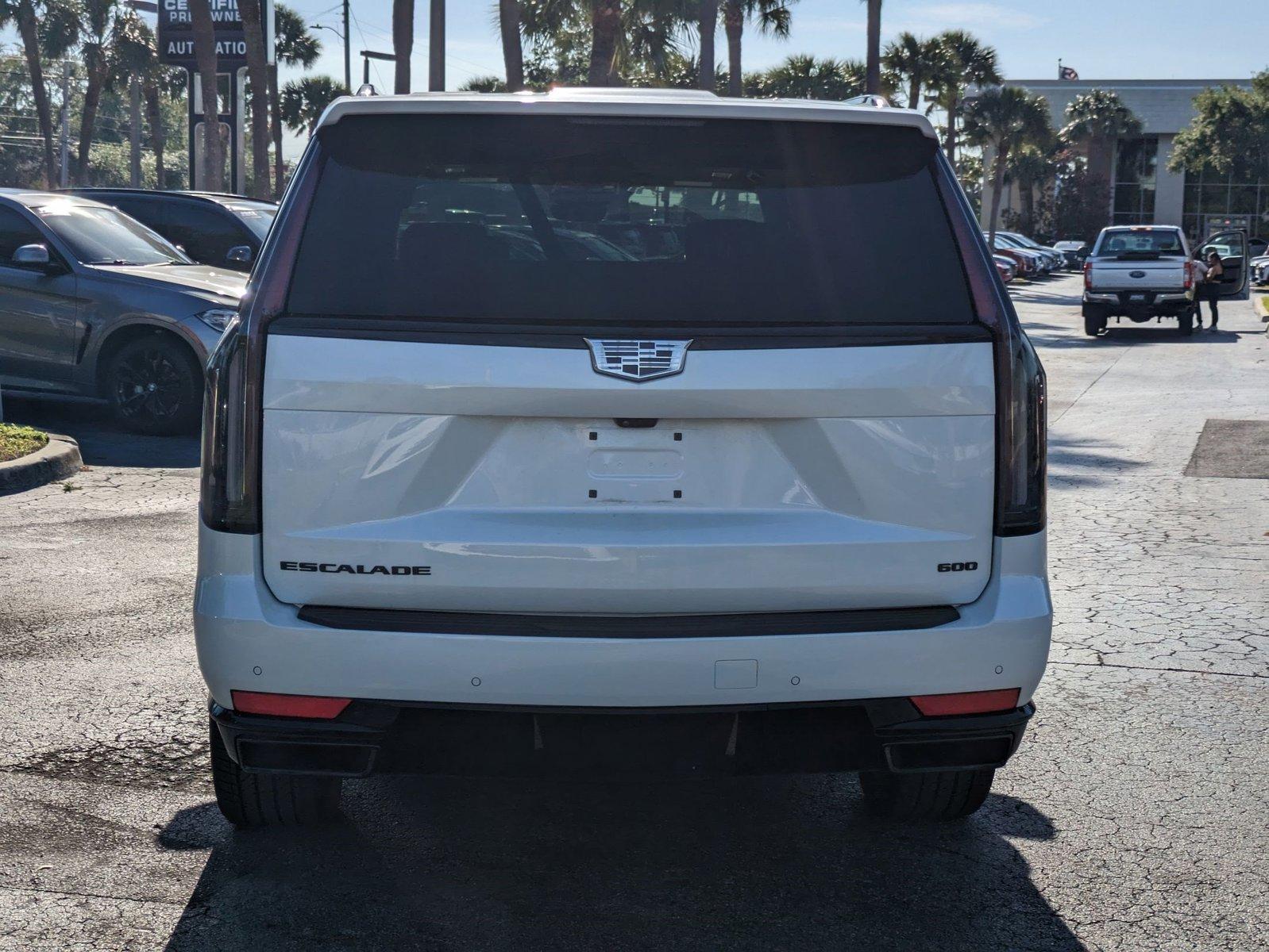 2024 Cadillac Escalade Vehicle Photo in WEST PALM BEACH, FL 33407-3296