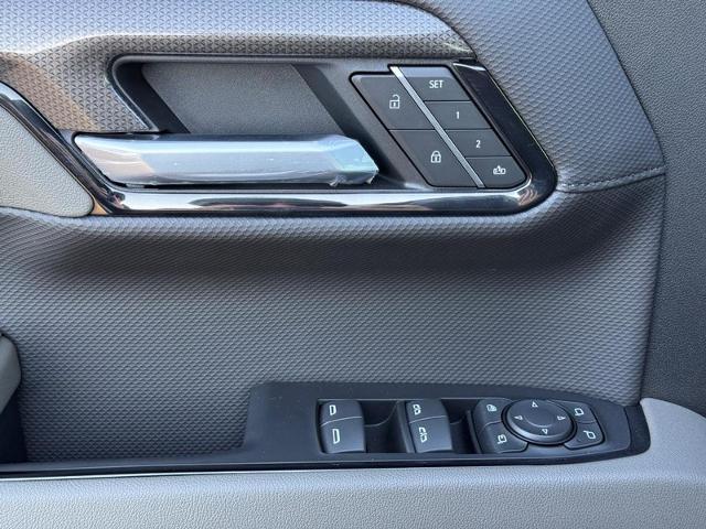 2025 Chevrolet Silverado 1500 Vehicle Photo in COLUMBIA, MO 65203-3903