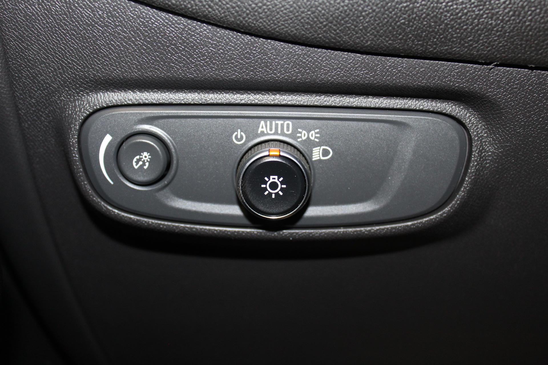 2022 Chevrolet Equinox Vehicle Photo in NORTHAMPTON, MA 01060-1120