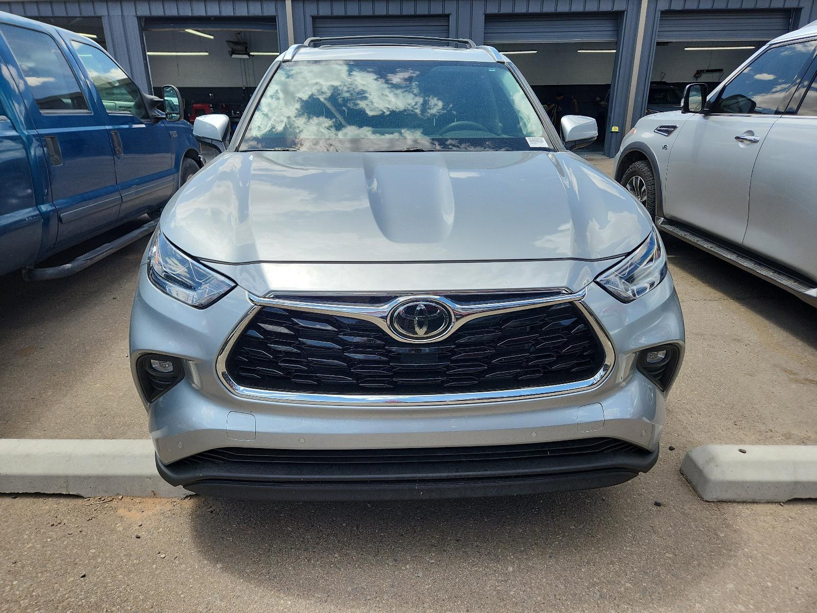 2022 Toyota Highlander Vehicle Photo in Albuquerque, NM 87110