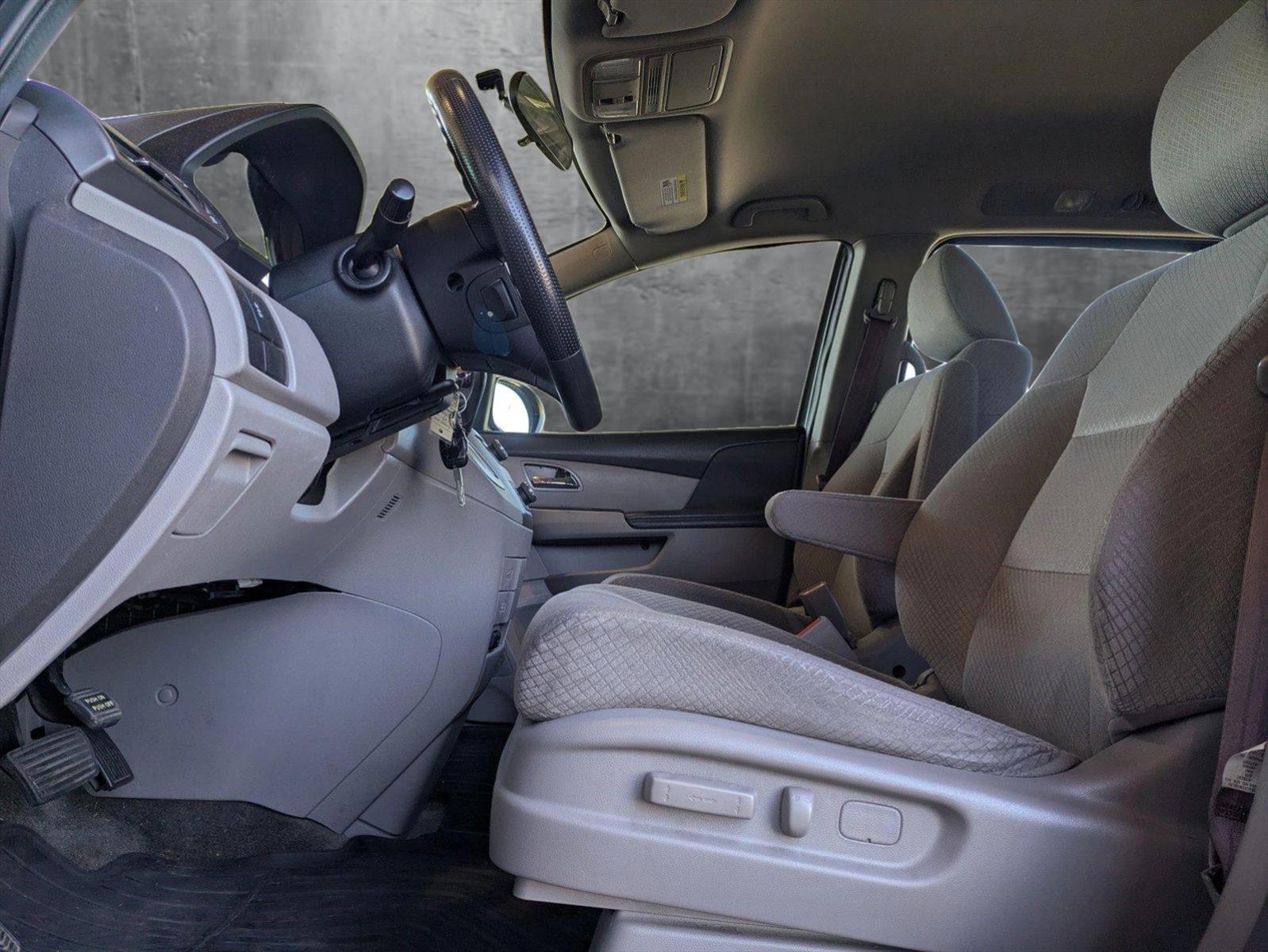 2015 Honda Odyssey Vehicle Photo in Valencia, CA 91355-1794