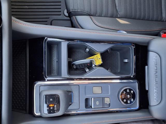 2025 Nissan Pathfinder Vehicle Photo in Oshkosh, WI 54904