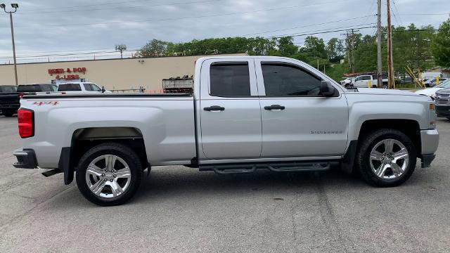 2017 Chevrolet Silverado 1500 Vehicle Photo in MOON TOWNSHIP, PA 15108-2571