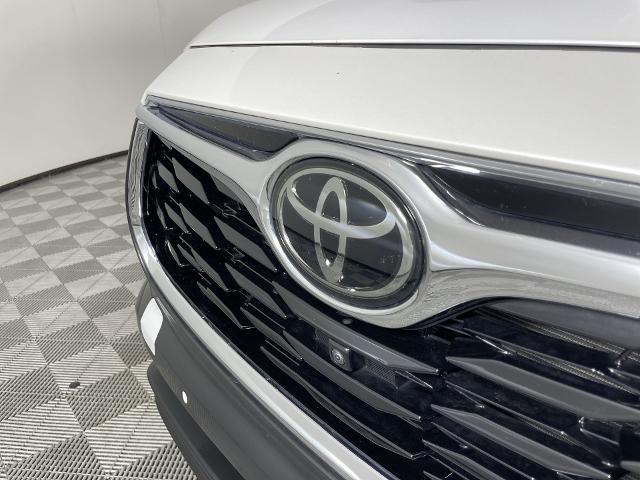 2024 Toyota Highlander Vehicle Photo in GILBERT, AZ 85297-0402