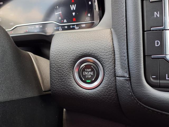 2023 GMC Yukon XL Vehicle Photo in Tampa, FL 33612