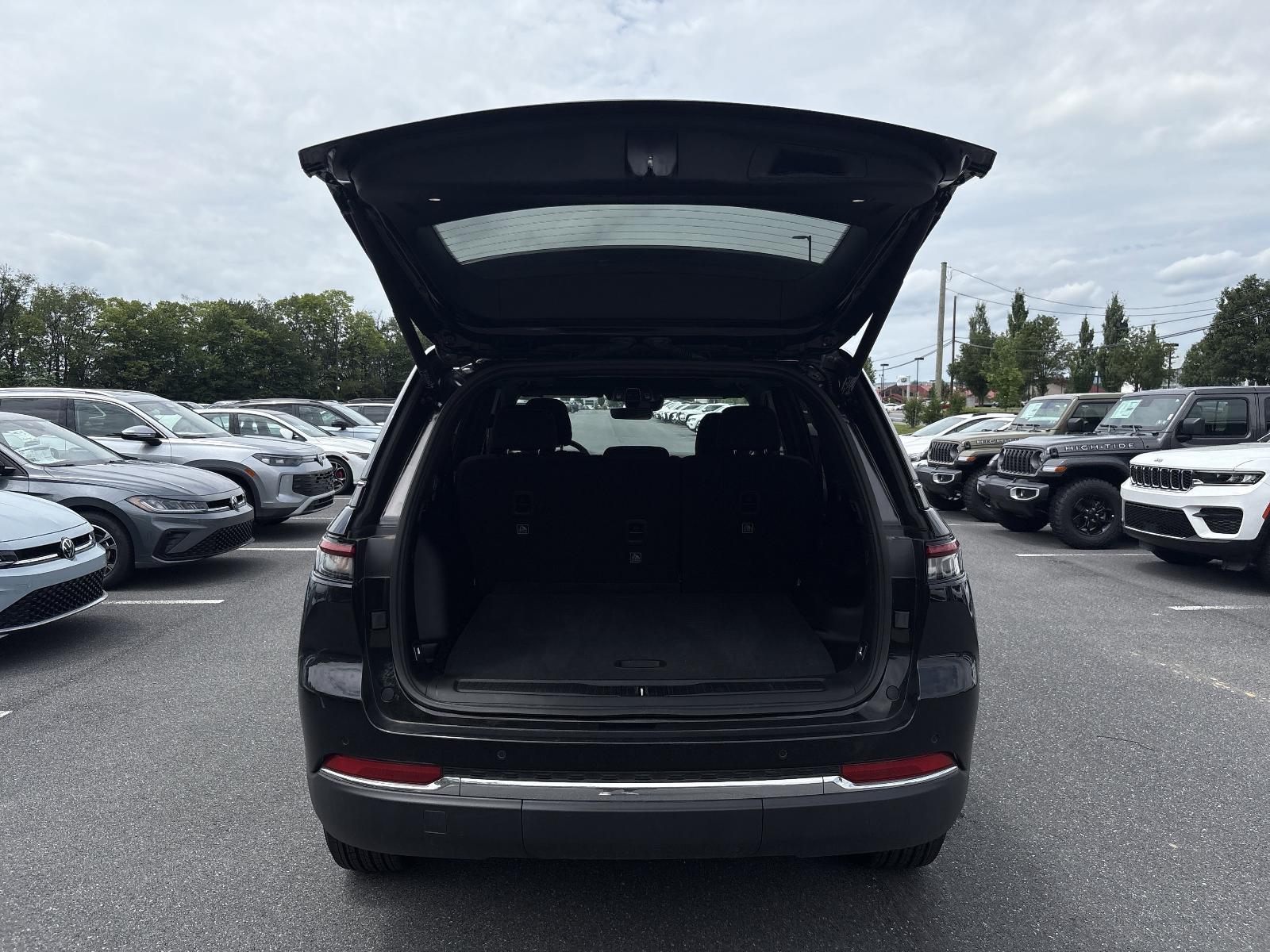 2025 Jeep Grand Cherokee Vehicle Photo in Mechanicsburg, PA 17050-1707