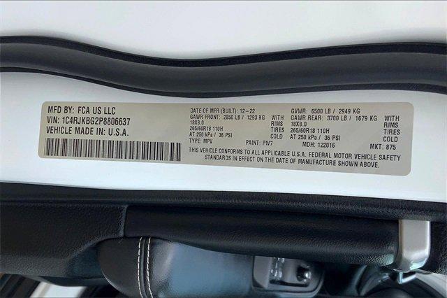 2023 Jeep Grand Cherokee L Vehicle Photo in TOPEKA, KS 66609-0000
