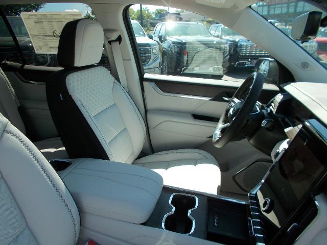 2026 GMC Acadia Vehicle Photo in LOWELL, MA 01852-4336