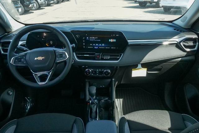 2025 Chevrolet Trailblazer Vehicle Photo in VENTURA, CA 93003-8585