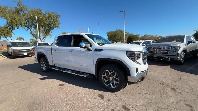 2025 GMC Sierra 1500 Vehicle Photo in GOODYEAR, AZ 85338-1310