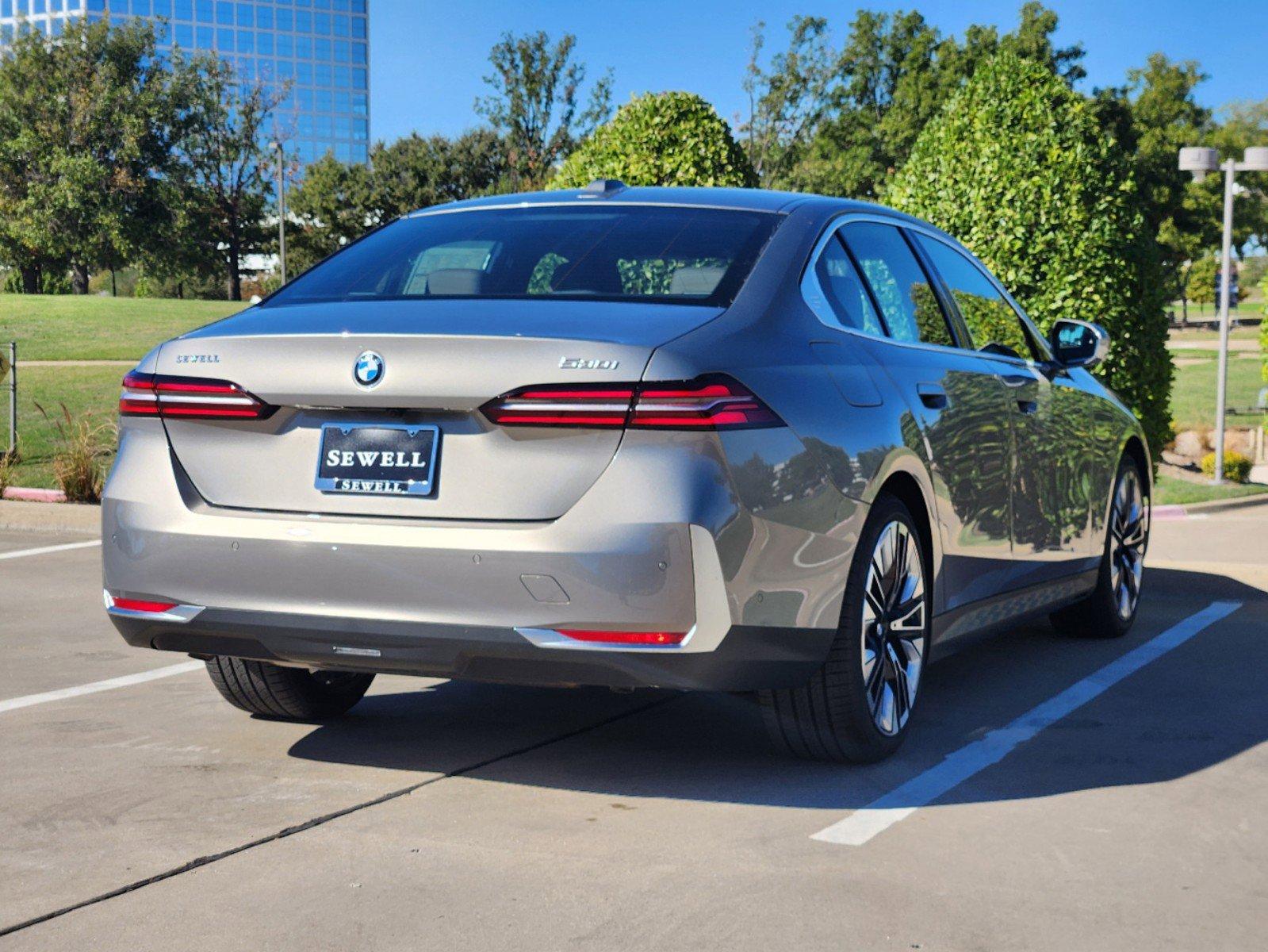 2025 BMW 530i Vehicle Photo in GRAPEVINE, TX 76051