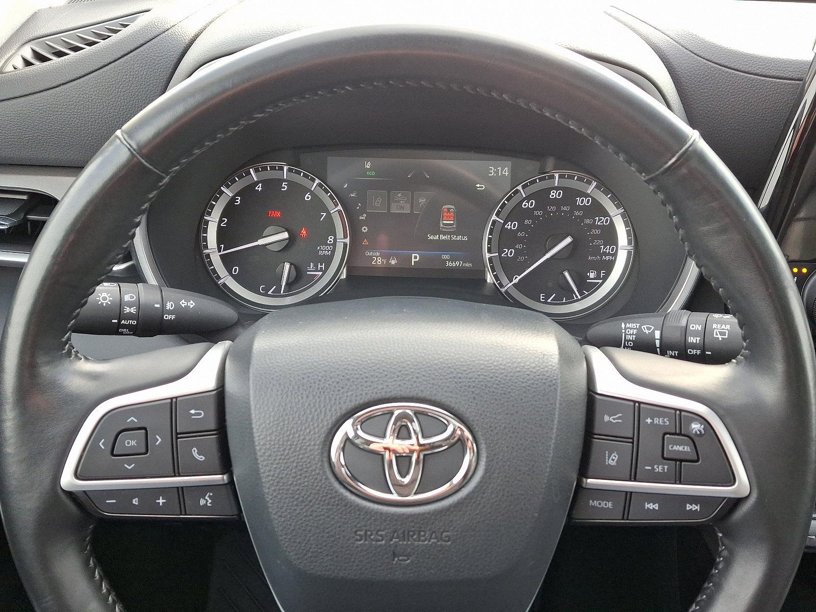 2022 Toyota Highlander Vehicle Photo in Harrisburg, PA 17111