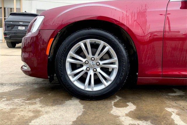 2019 Chrysler 300 Vehicle Photo in TOPEKA, KS 66609-0000