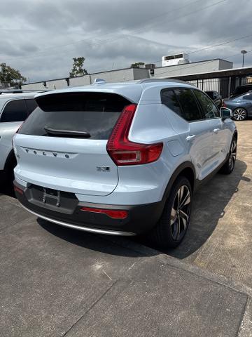 2025 Volvo XC40 Vehicle Photo in Houston, TX 77007
