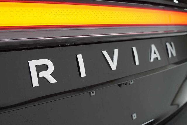 2023 Rivian R1S Vehicle Photo in GRAPEVINE, TX 76051