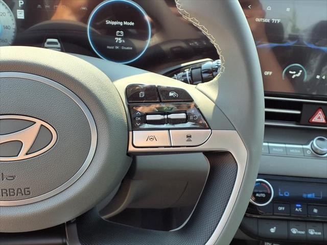 2025 Hyundai ELANTRA Vehicle Photo in Peoria, IL 61615