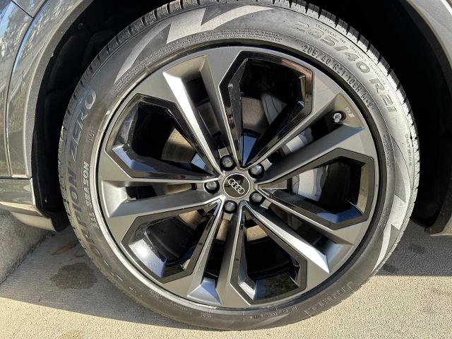 2025 Audi Q7 Vehicle Photo in HOUSTON, TX 77090