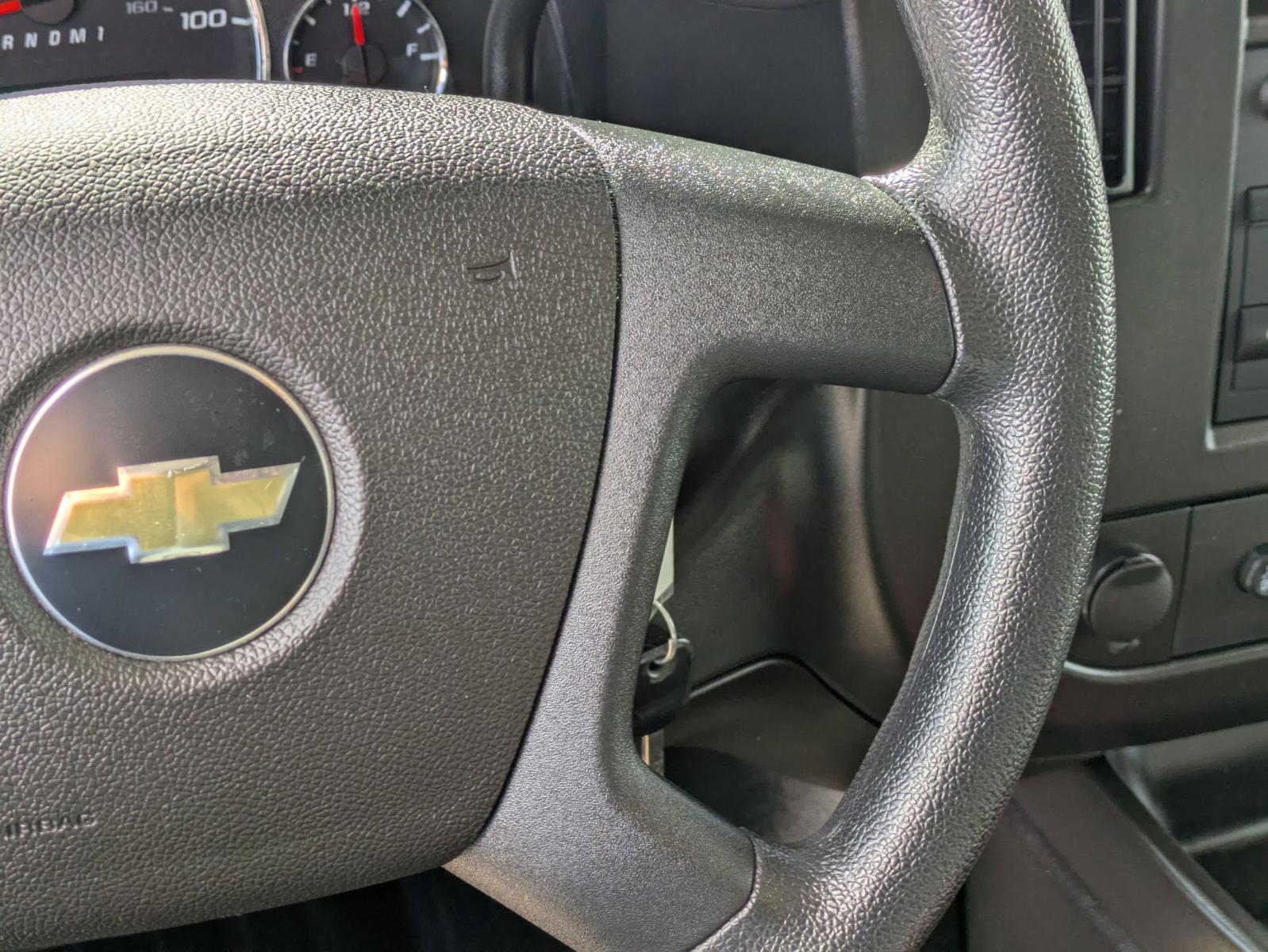 2023 Chevrolet Express Cargo 2500 Vehicle Photo in SELMA, TX 78154-1460