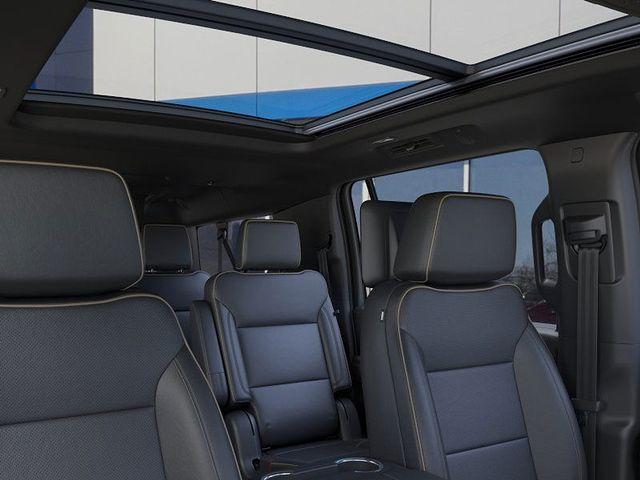 2025 Chevrolet Suburban Vehicle Photo in DANBURY, CT 06810-5034