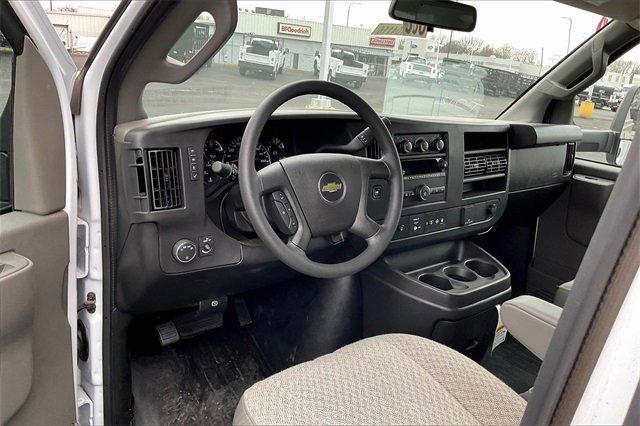 2025 Chevrolet Express Commercial Cutaway Vehicle Photo in INDEPENDENCE, MO 64055-1314