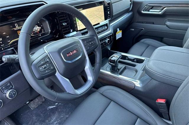 2025 GMC Sierra 1500 Vehicle Photo in ELK GROVE, CA 95757-8703