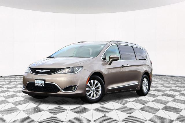 Used 2018 Chrysler Pacifica Touring L with VIN 2C4RC1BG5JR275238 for sale in Mc Henry, IL