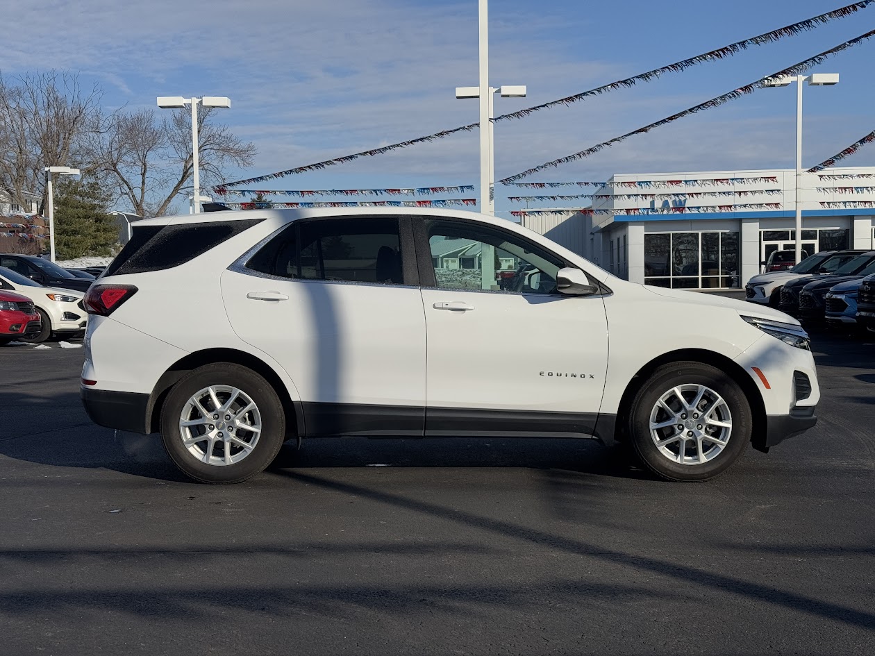 2023 Chevrolet Equinox Vehicle Photo in BOONVILLE, IN 47601-9633