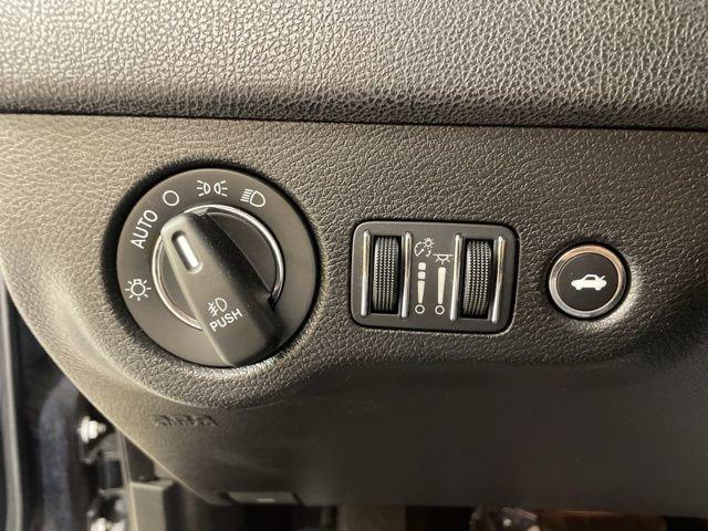 2022 Chrysler 300 Vehicle Photo in PHOENIX, AZ 85014-3381