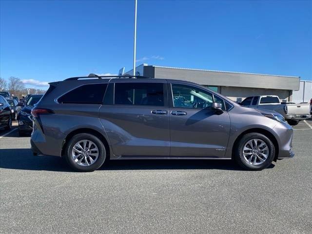 Used 2021 Toyota Sienna XLE with VIN 5TDJRKEC5MS057886 for sale in Fredericksburg, VA