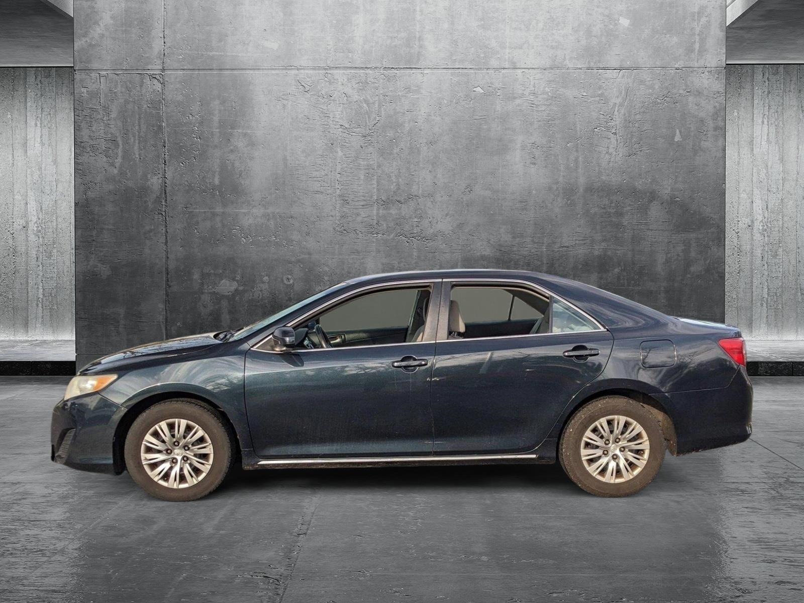 2013 Toyota Camry Vehicle Photo in TIMONIUM, MD 21093-2300