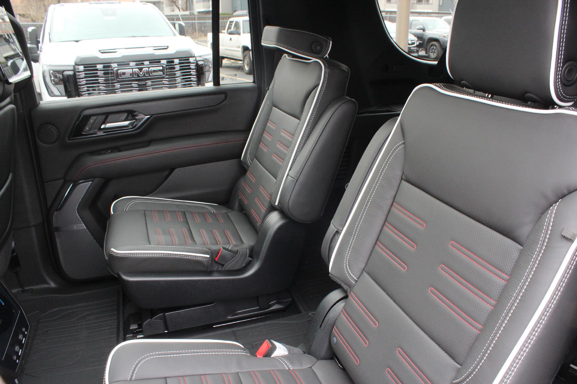 2025 GMC Yukon XL Vehicle Photo in AURORA, CO 80012-4011