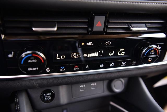 2025 Nissan Rogue Vehicle Photo in Ballwin, MO 63011