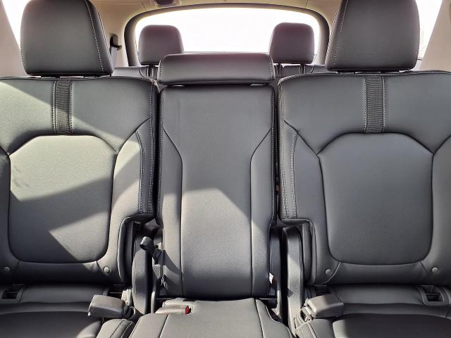2025 Honda Pilot Vehicle Photo in Oshkosh, WI 54904