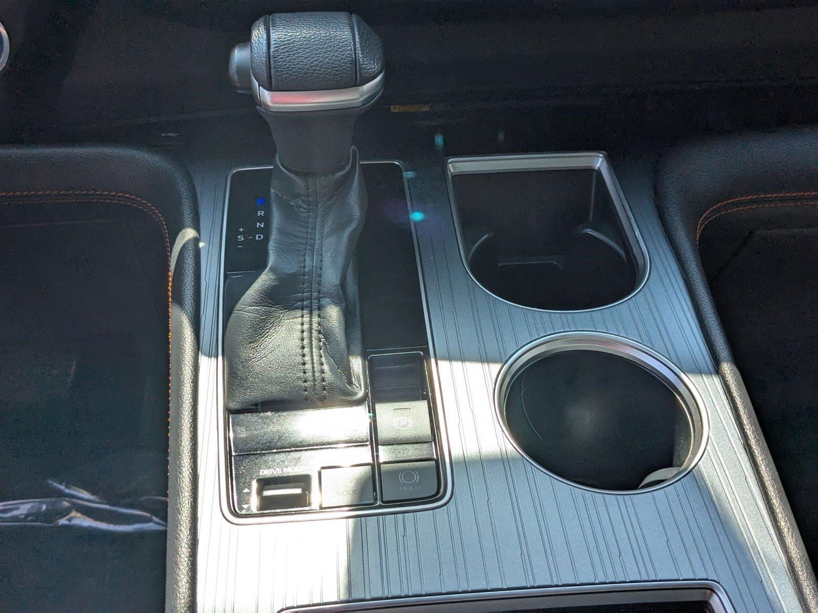 2022 Toyota Sienna Vehicle Photo in Pembroke Pines , FL 33084